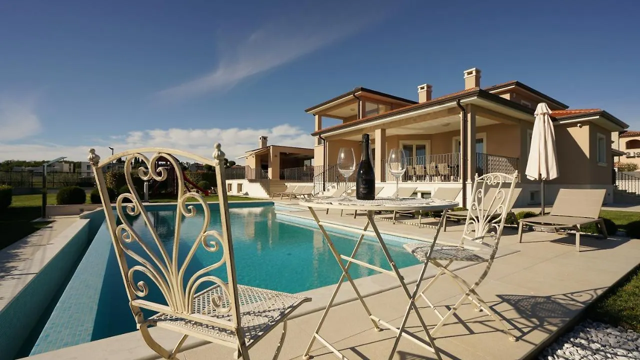 Villa Silvia Kaštelir Kroatien